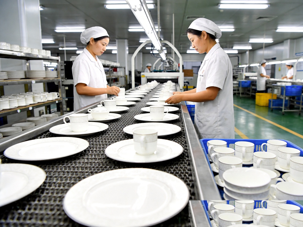China Ceramic Production Regions: A Complete Sourcing Guide for Bulk Tableware Buyers 2 Chaozhou ceramic factory production line - major china ceramic production regions