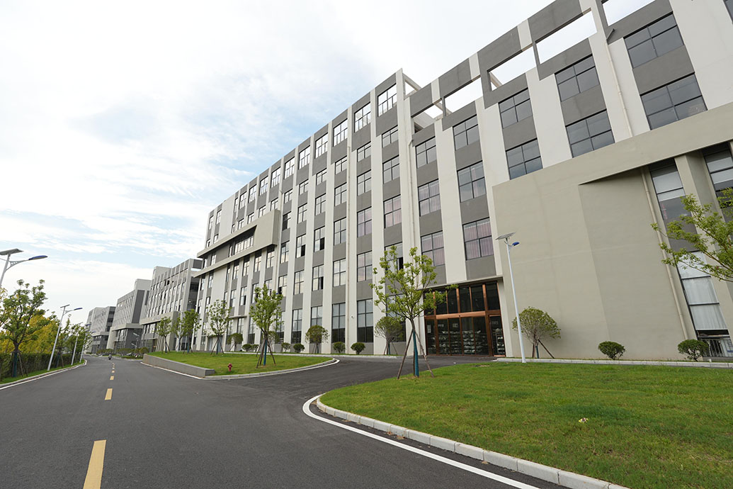 Exterior view of our ceramic tableware manufacturing factory in Chaozhou, China, supporting global wholesale and sourcing projects.