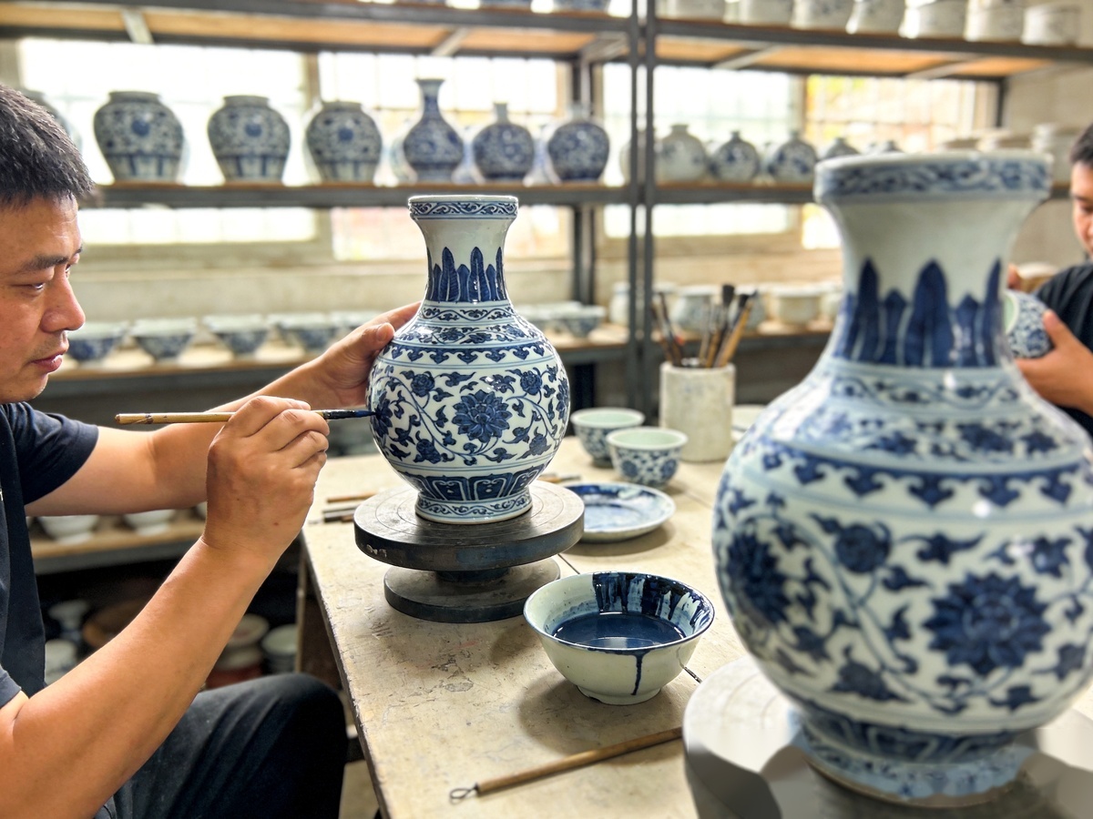 China's Top Ceramic Production Regions: A Buyer's Guide to Jingdezhen, Chaozhou, Dehua & Liling 1 Jingdezhen porcelain workshop - ceramic production regions in China