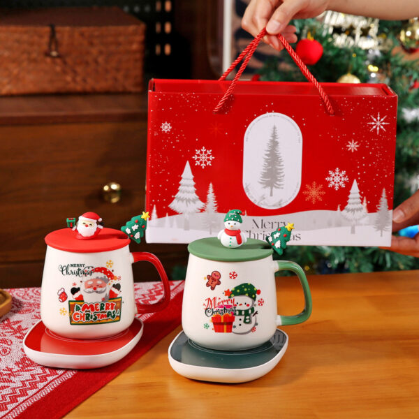 santa-claus-ceramic-mug-holiday A festive Santa Claus ceramic mug featuring a red handle and a cute 3D Santa Claus figurine on the lid.