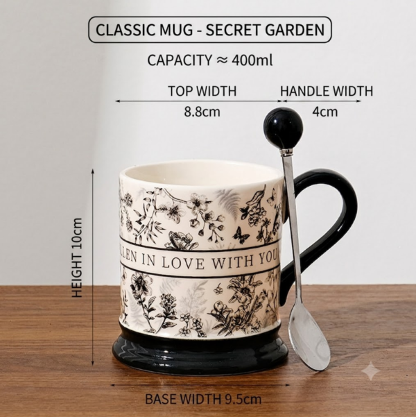 retro-ceramic-mug-black-handle-base-detail Vintage ceramic coffee mug with glossy black handle and matching black base