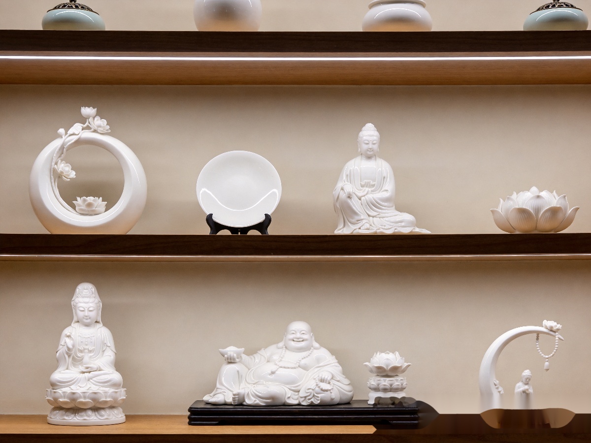 China Ceramic Regions: A Buyer's Guide to Jingdezhen, Chaozhou, Dehua & Liling 4 Dehua blanc de chine white porcelain from one of china ceramic regions finest production centers