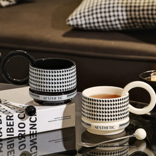 geometric-ceramic-mug-wholesale Geometric ceramic mug wholesale with black and white patterned design