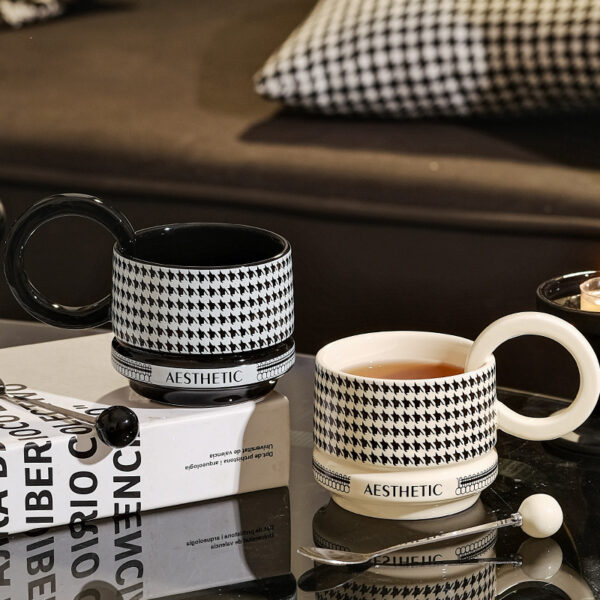 geometric-ceramic-mug-wholesale Geometric ceramic mug wholesale with black and white patterned design