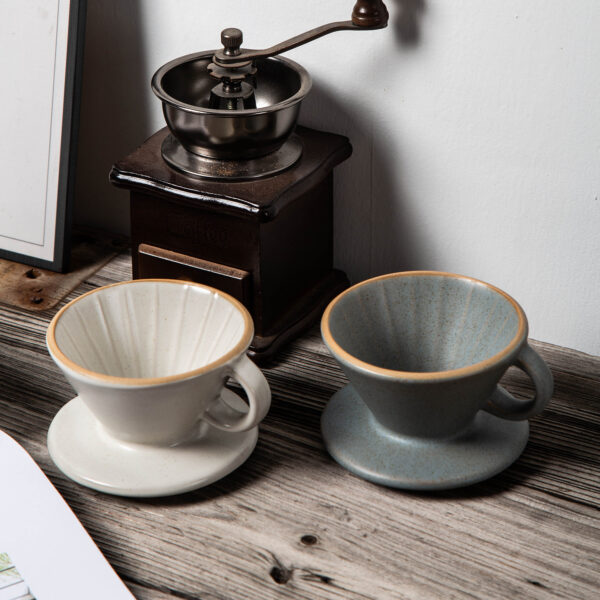 Natural glaze ceramic coffee dripper with Nordic style finish