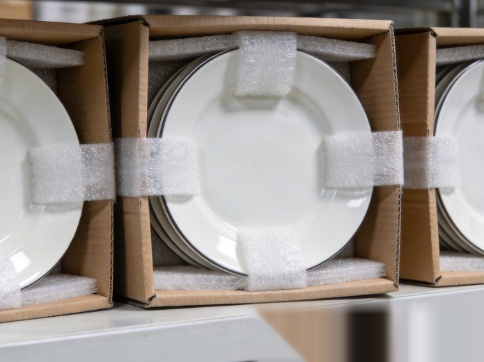 outdoor ceramic tableware packed with foam dividers in corrugated cartons for safe shipping