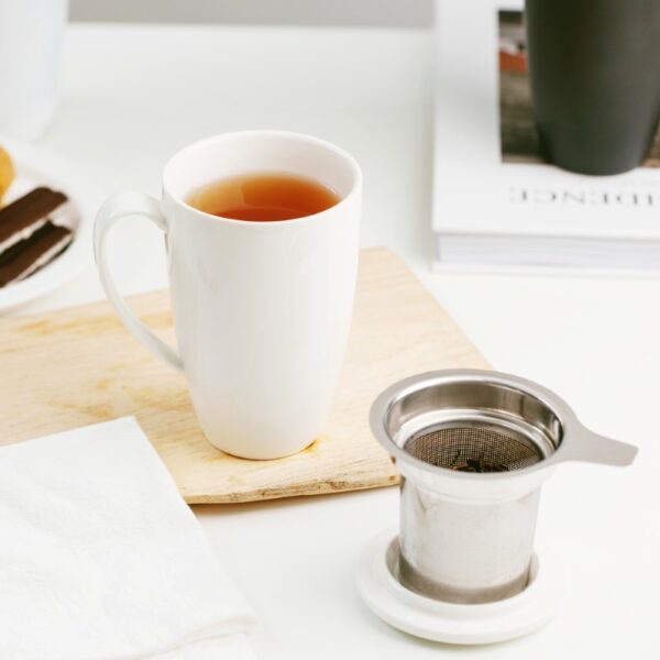 Magnolia pattern ceramic tea mug with deep tea infuser