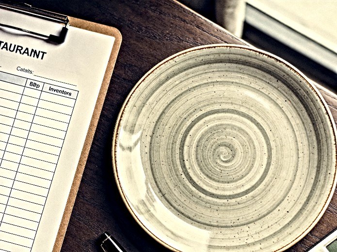 Ceramic Tableware Reorder Strategy: How Restaurants and Hotels Calculate Optimal Restock Cycles 1 restaurant inventory planning with ceramic plate sample and checklist for commercial tableware restocking