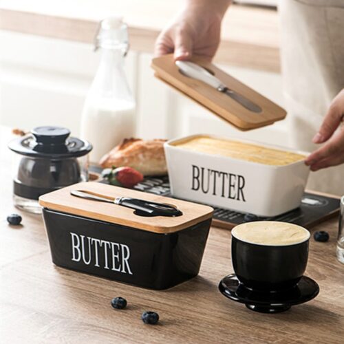Ceramic butter keeper with bamboo lid