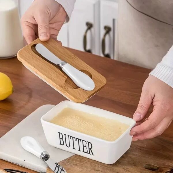 Ceramic butter box with knife