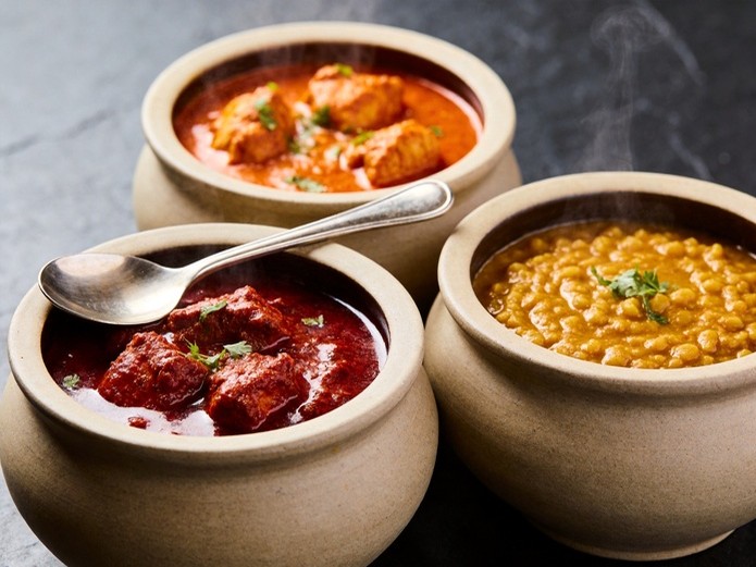thick-walled ceramic curry bowls for Indian restaurant service with high-gloss glaze